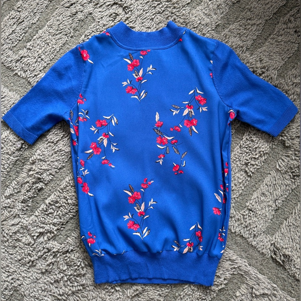 Ann Taylor Blue Floral Short Sleeve Sweater Top